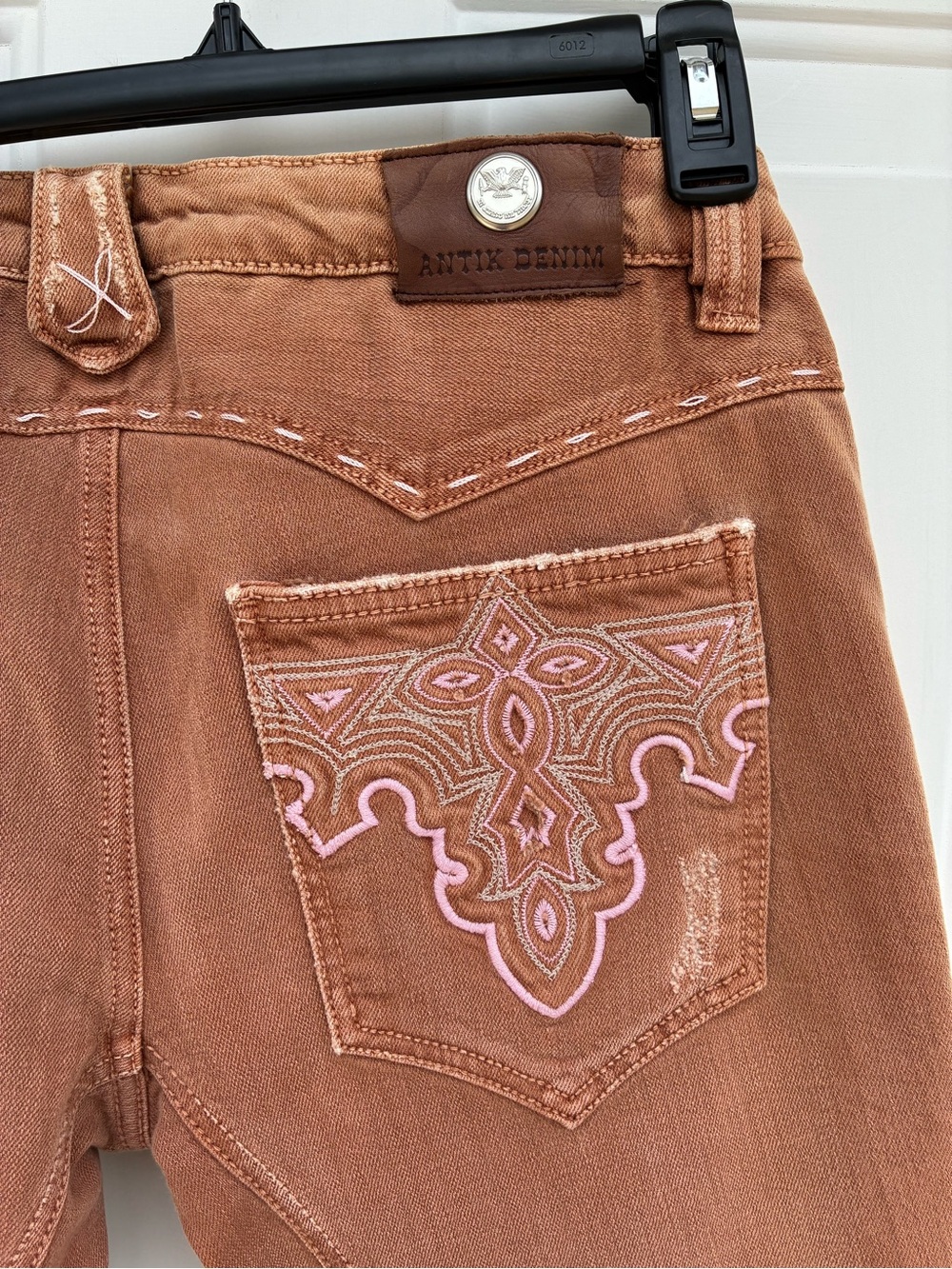 Antik Denim Rust Brown Jeans with Pink Embroidered Back Pocket Women’s 31/34